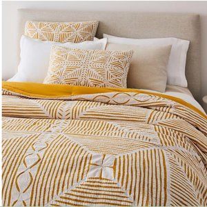 West Elm Queen Size Reverse Applique Quilt in Dark Horseradish